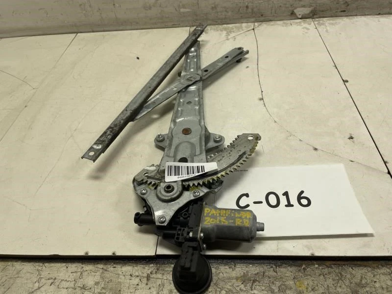 2015 NISSAN PATHFINDER PLATINUM REAR RIGHT DOOR WINDOW REGULATOR MOTOR OEM+ — 第 3/4 张图片