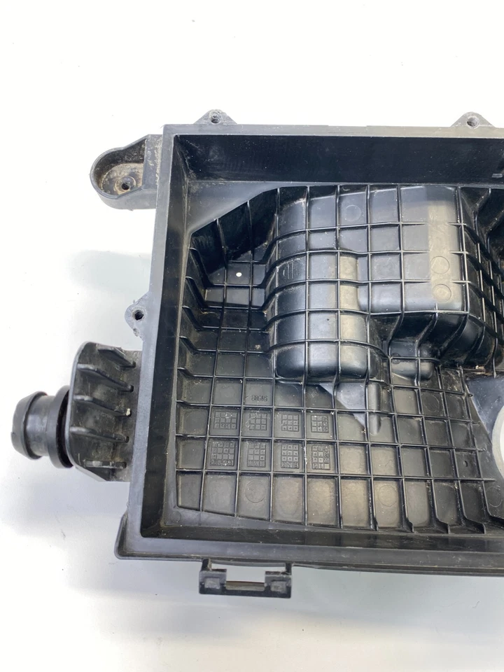 2003-2011  Saab 9-3 2.0L Air Intake Cleaner Lower Cover Body Housing 52499LS Foto 3 de 4