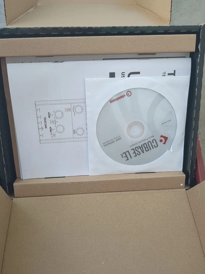 TASCAM TRACK PACK X1 ALL IN ONE COMPLETE COMPUTER RECORDING STUDIO IN BOX - Image 4 of 4