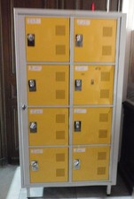 Déco Indus, Ancien Meuble de bureau à 8 casiers bicolore