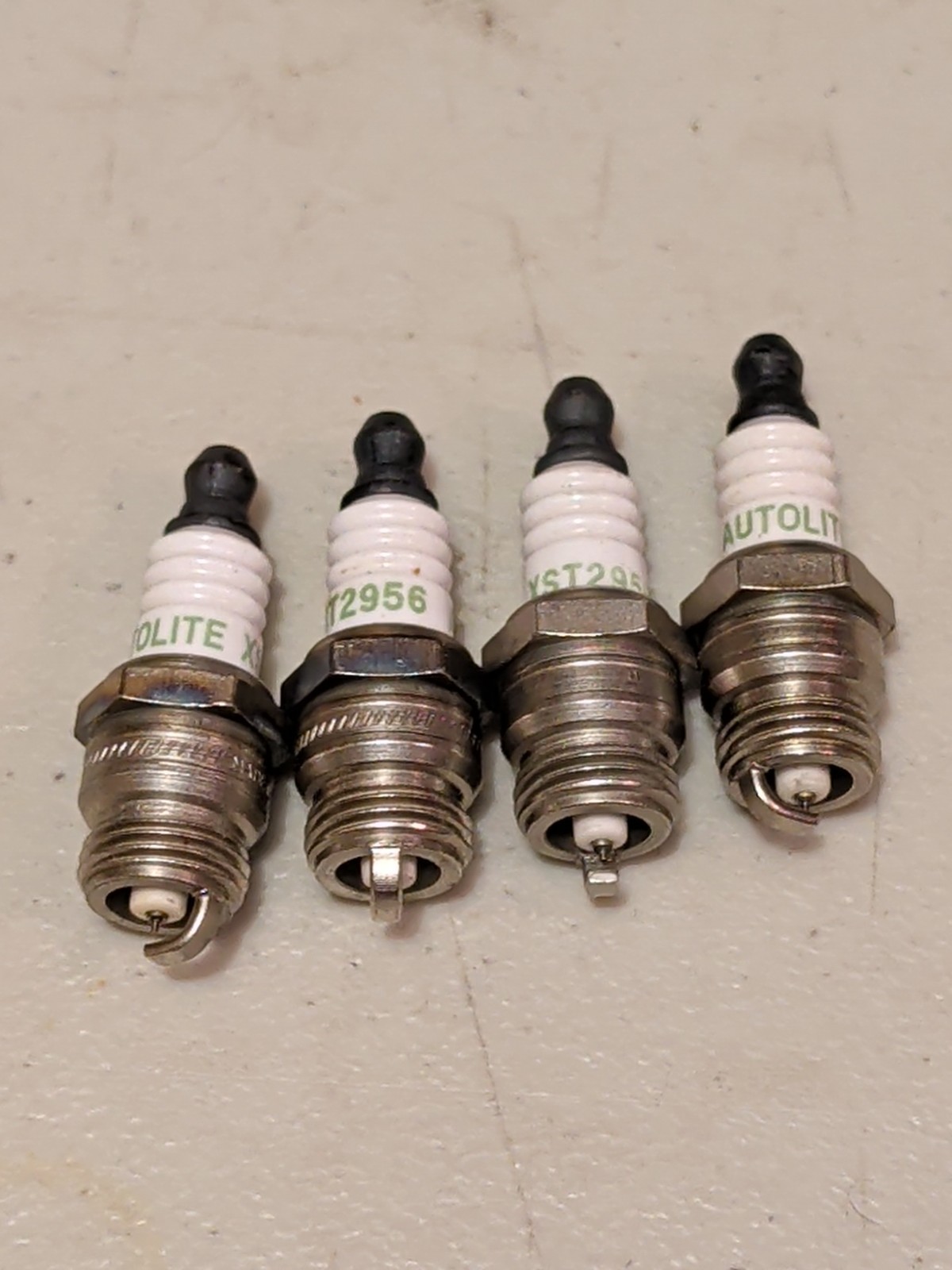 4 Autolite Xst2956  Spark Plug Extreme Start Iridium Champion DJ8J BM6F NGK
