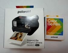 Polaroid - Bundle Instant Camera Go Gen 3 Black  Go Color Film 8 Photos