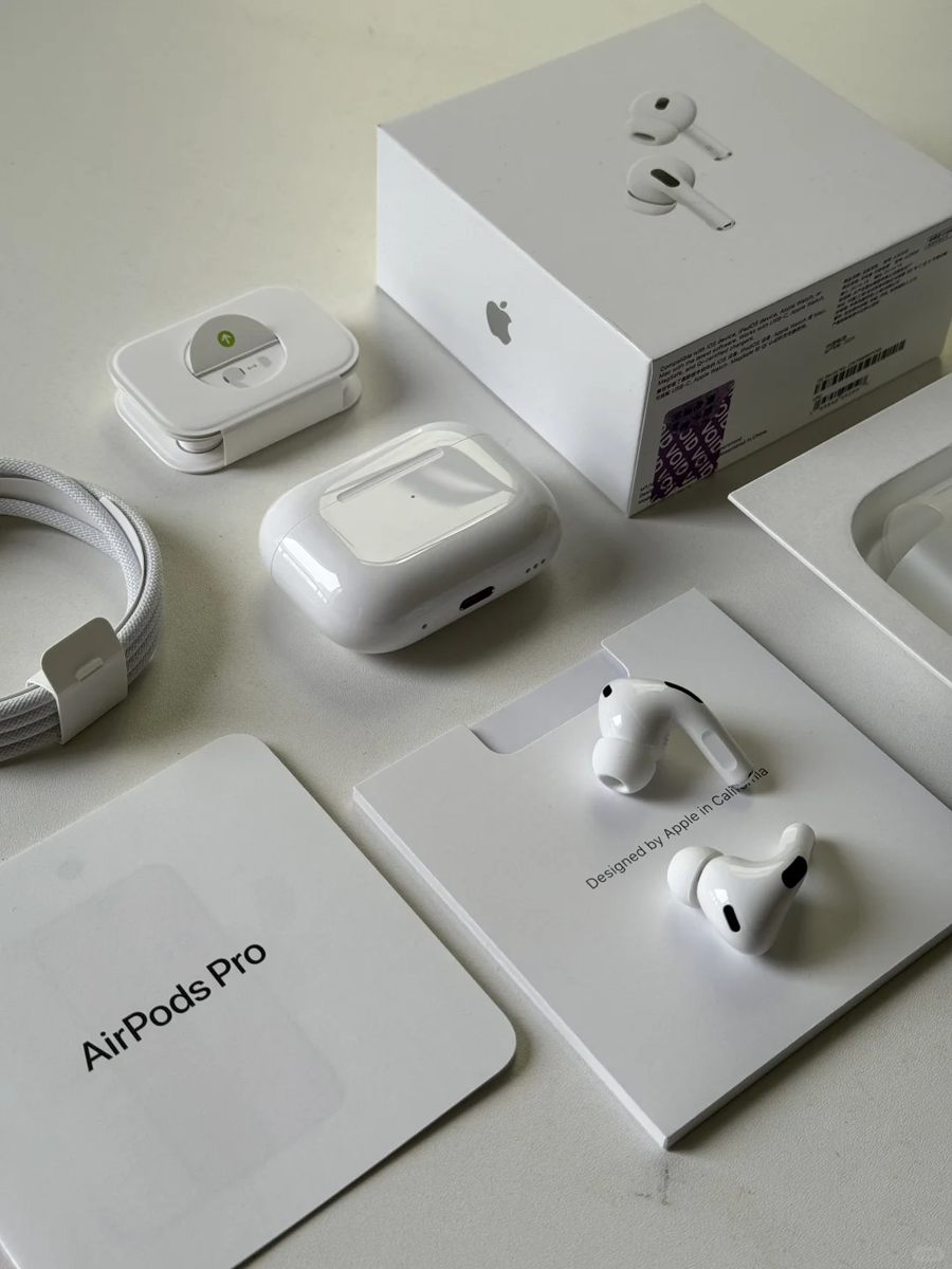 AirPods Pro2 MagSafe USB-C 美品 Apple AirPods Pro, 2nd Gen, MagSafe USB-C Case, Adaptive