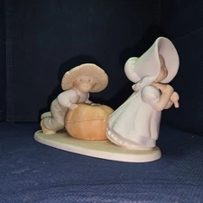 HOMCO Circle Of Friends By Masterpice HARVEST TIME