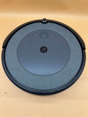 iRobot Roomba i3 Robot Vacuum   Used