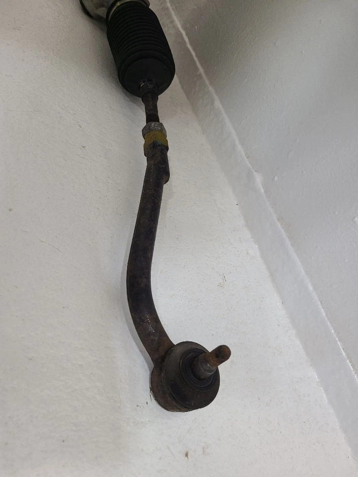 2010-2013 KIA FORTE Steering Gear Power Rack Pinion Hydraulic 577001M500 Foto 2 de 4