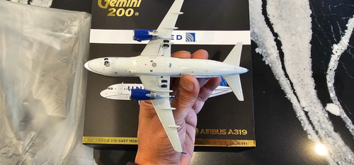 Gemini Jets United Airlines A319-132 1:200 G2UAL891 2019s Colors N876UA - Picture 10 of 11