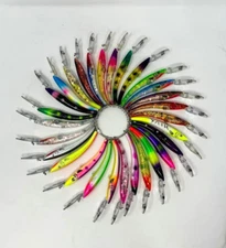 * THE REEF RUNNER * DEEP DIVER ' MIXED LOT OF 4.5" SAMPLES ' NO HOOKS ' 29 PCS '