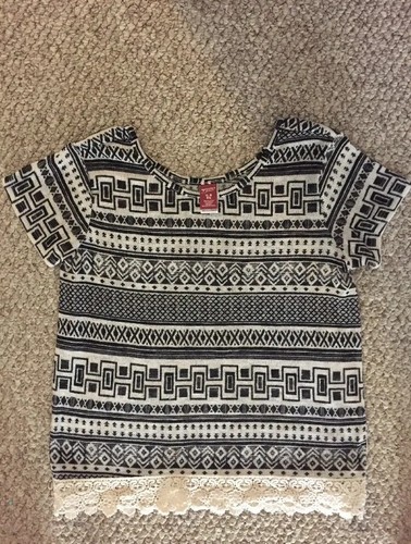 Arizona Jeans Girls Lightweight Pullover Short Sleeved Sweater Size XL 16 EUC
