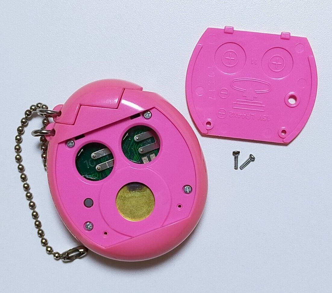 BANDAI Tamagotchi Mesutchi Pink Digital Virtual Pet RARE 1997
