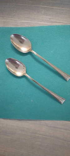 Sterling Silver VINTAGE SERENITY SPOONS 5 3/4 ". lot of 2 International