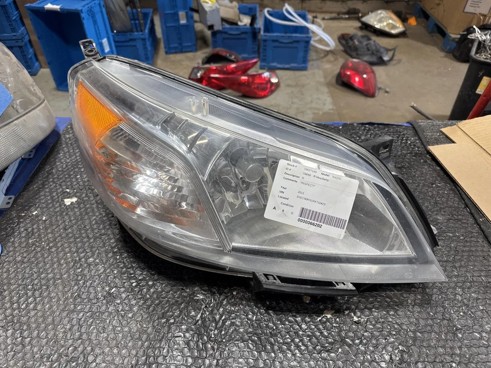 Faro NISSAN NV200 R R. 14 15 16 17 18 19 20 21 Foto 2 de 3