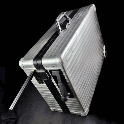 リモワ 956.38『SAVANNAH』2輪サイドハンドル73L 激レアモデル リモワ 956.38『SAVANNAH』2輪サイドハンドル73L 激レアモデル