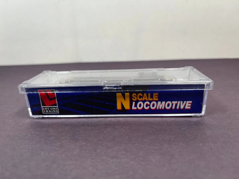 Life Like Trains N Scale Diesel Locomotive 7892 N SW9/1200 New York NYC 8951 - Image 4 of 4