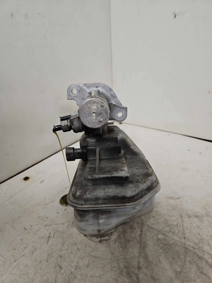 08-10 SATURN VUE cilindro de freio mestre com Resevroir - Imagem 4 de 4