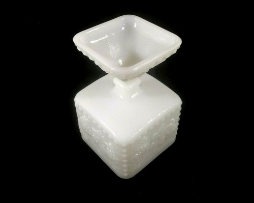 Vintage Milk Glass Grapes and Leaves/Hobnail Footed 3 3/4" Square Candy Dish - Picture 5 of 12