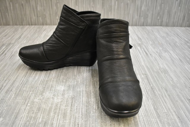 skechers parallel wedge bootie