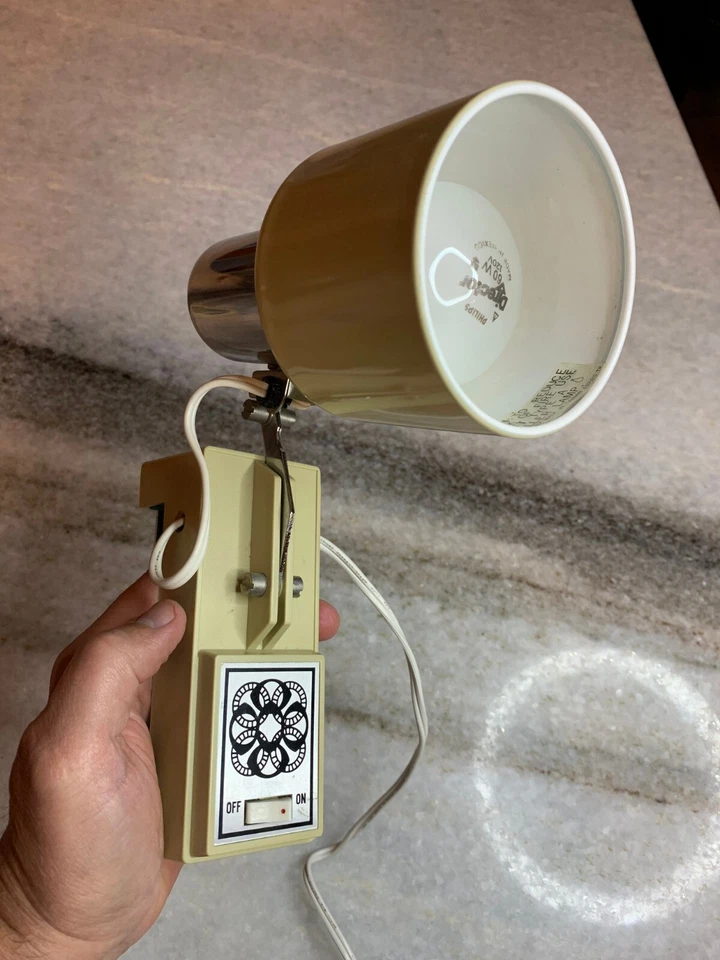 Lámpara de luz puntual colgada vintage de mediados de siglo moderna cromada de mediados de siglo! Foto 2 de 4