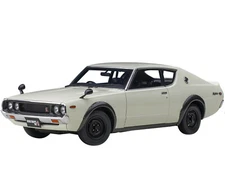 NISSAN SKYLINE 2000GT-R (KPGC110) RHD WHITE 1/18 MODEL CAR BY AUTOART 77472