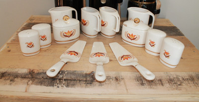 Bakerite 22K Gold Ceramic Orange Tulip Cream, Sugar, Salt, Pepper and Pie Server