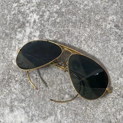 Lunettes de soleil aviateur Ray-Ban B&L monture dorée verres noirs USA vintag... - Photo 1/4