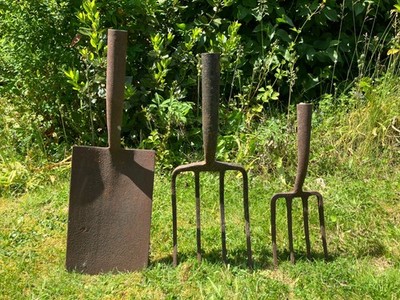 Vintage Garten Gabelköpfe x 2 + Spatenkopf x 1. Gartengeräte Restposten