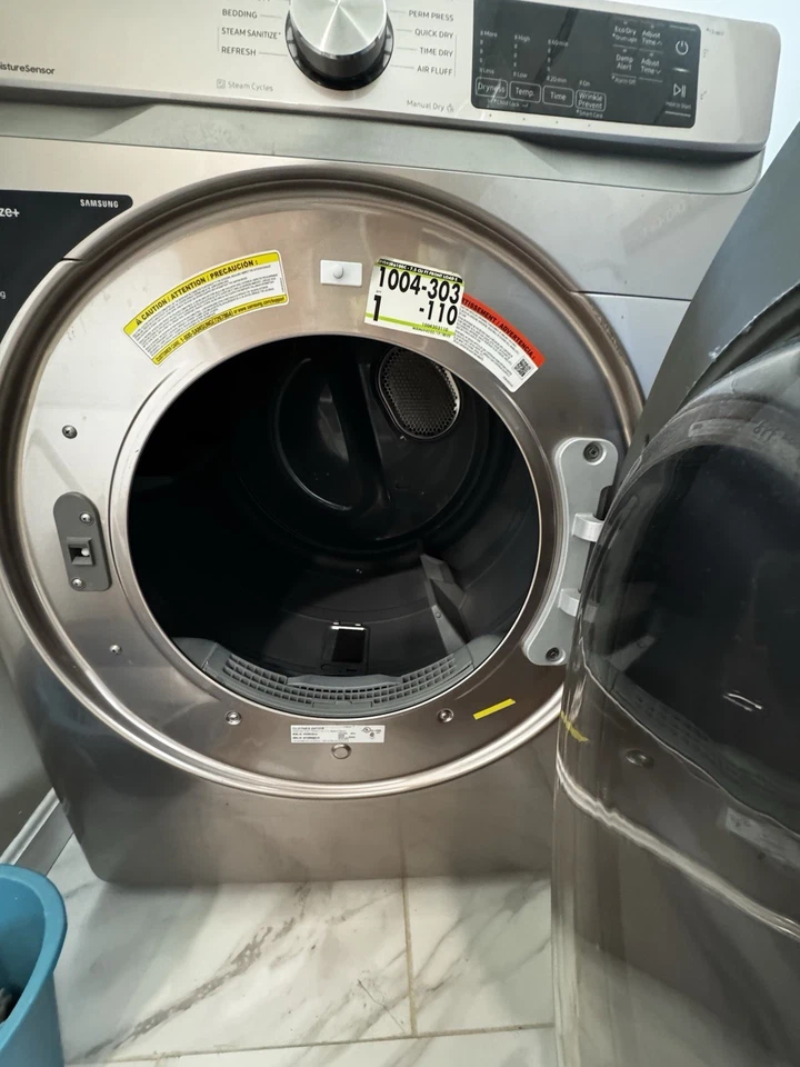 Lavadora/secadora inteligente Samsung carga frontal 5/7,5 pés cúbicos 27" preta conjunto correspondente arranhão - Imagem 4 de 4