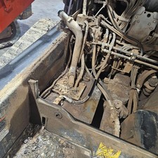 Kubota Svl75-2 Hydraulic Reservoir - Used | P/n V052165113