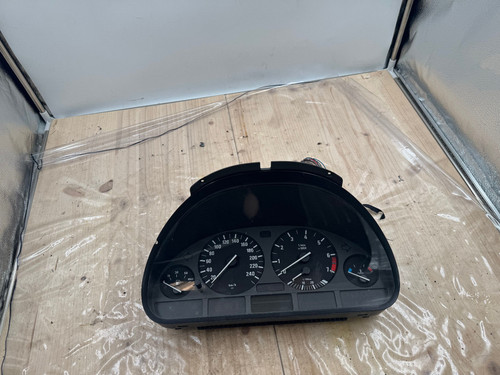 Tacho Kombiinstrument BMW E39 TeileNr.: 62.11-6903794 / 110-008-735/088