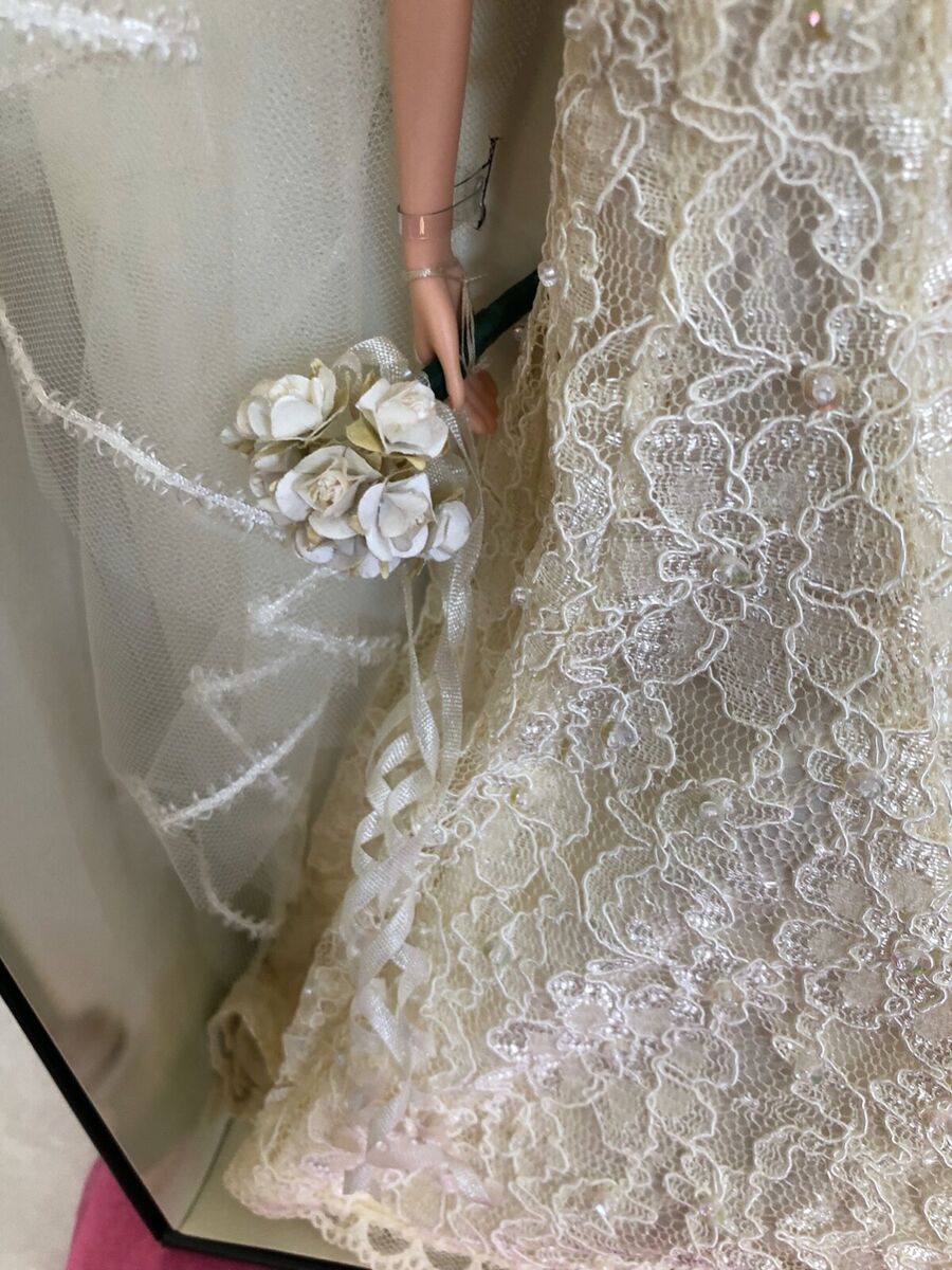 Carolina Herrera Bride Barbie® Doll/Mint/Collectible/ | eBay Carolina Herrera Bride Barbie® Doll/Mint/Collectible/ | eBay