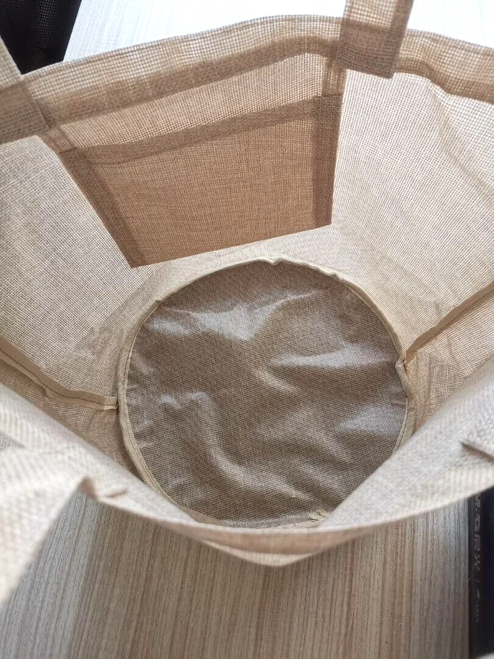 Bolso de Mano Chanel Novedad Dans Les Serres Camelia Dije Lino Beige con CC Foto 3 de 4