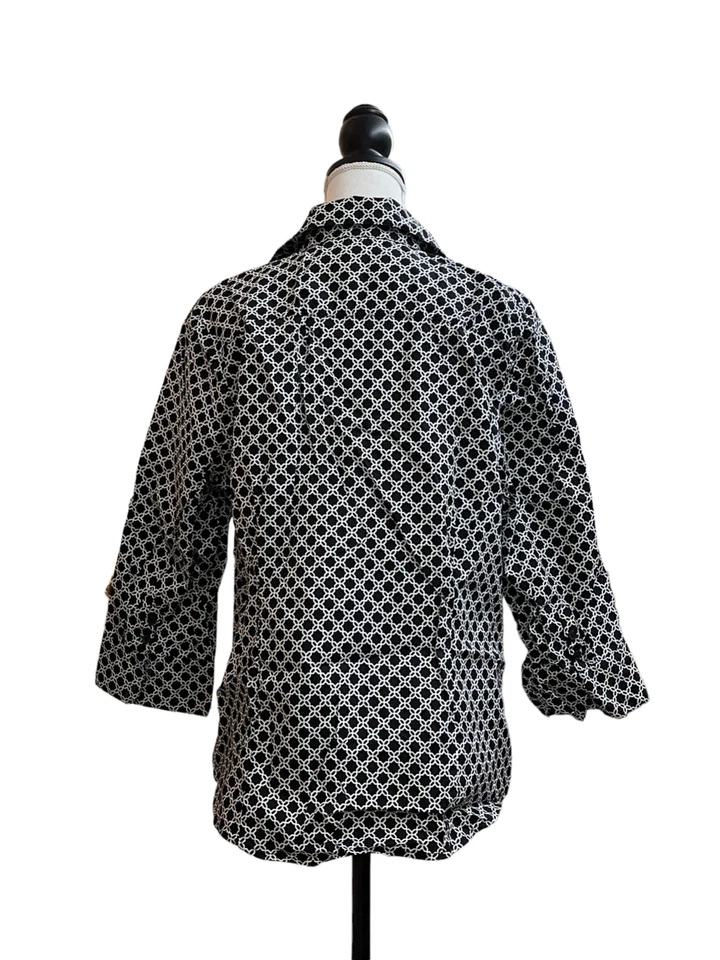 Camisa para mujer Kim Rogers abotonada negra blanca con estampado geométrico - XL Foto 3 de 4