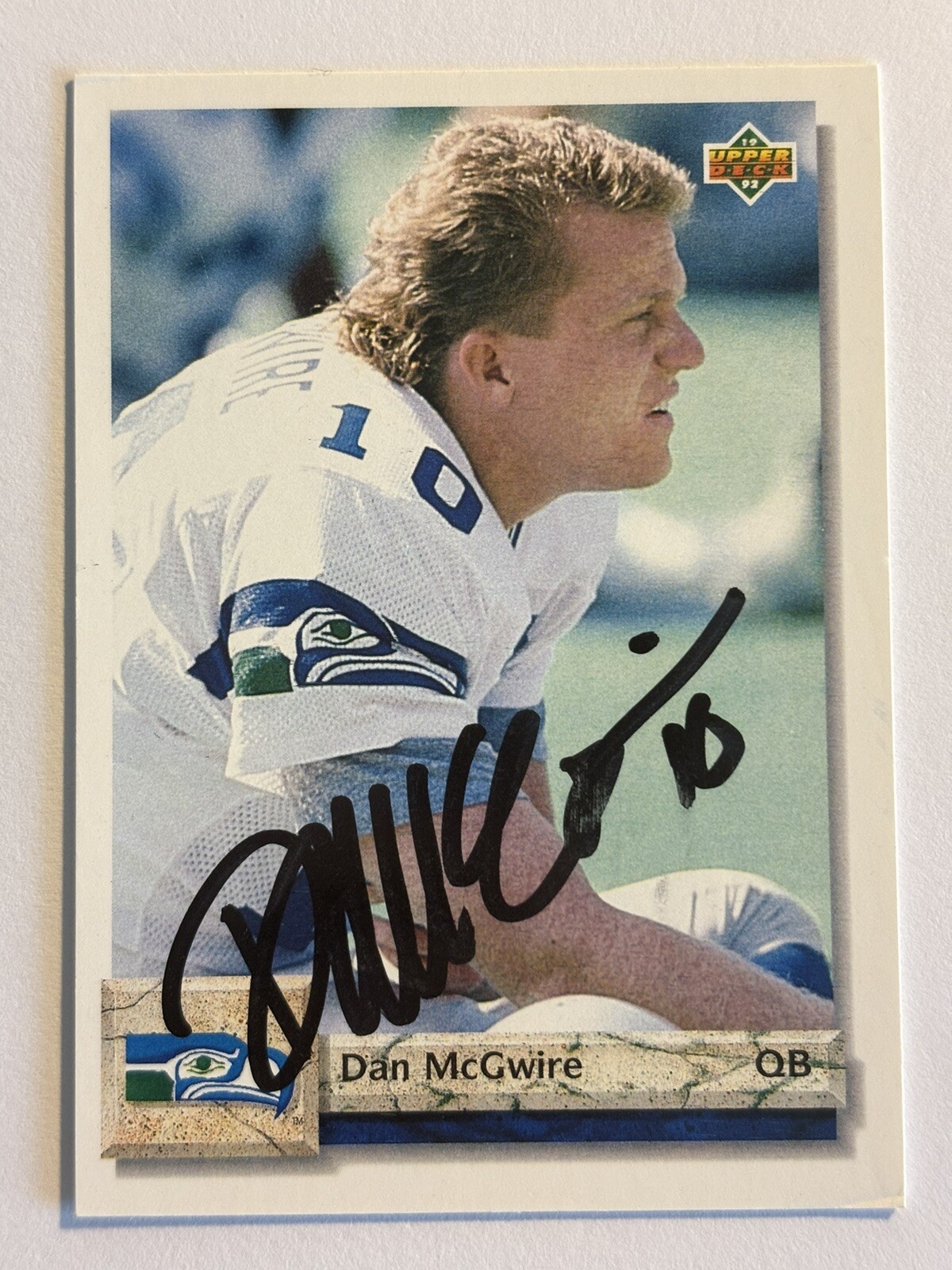 DAN MCGWIRE SEATTLE SEAHAWKS 1992 UPPER DECK #618 AUTOGRAPHED FOOTBALL CARD