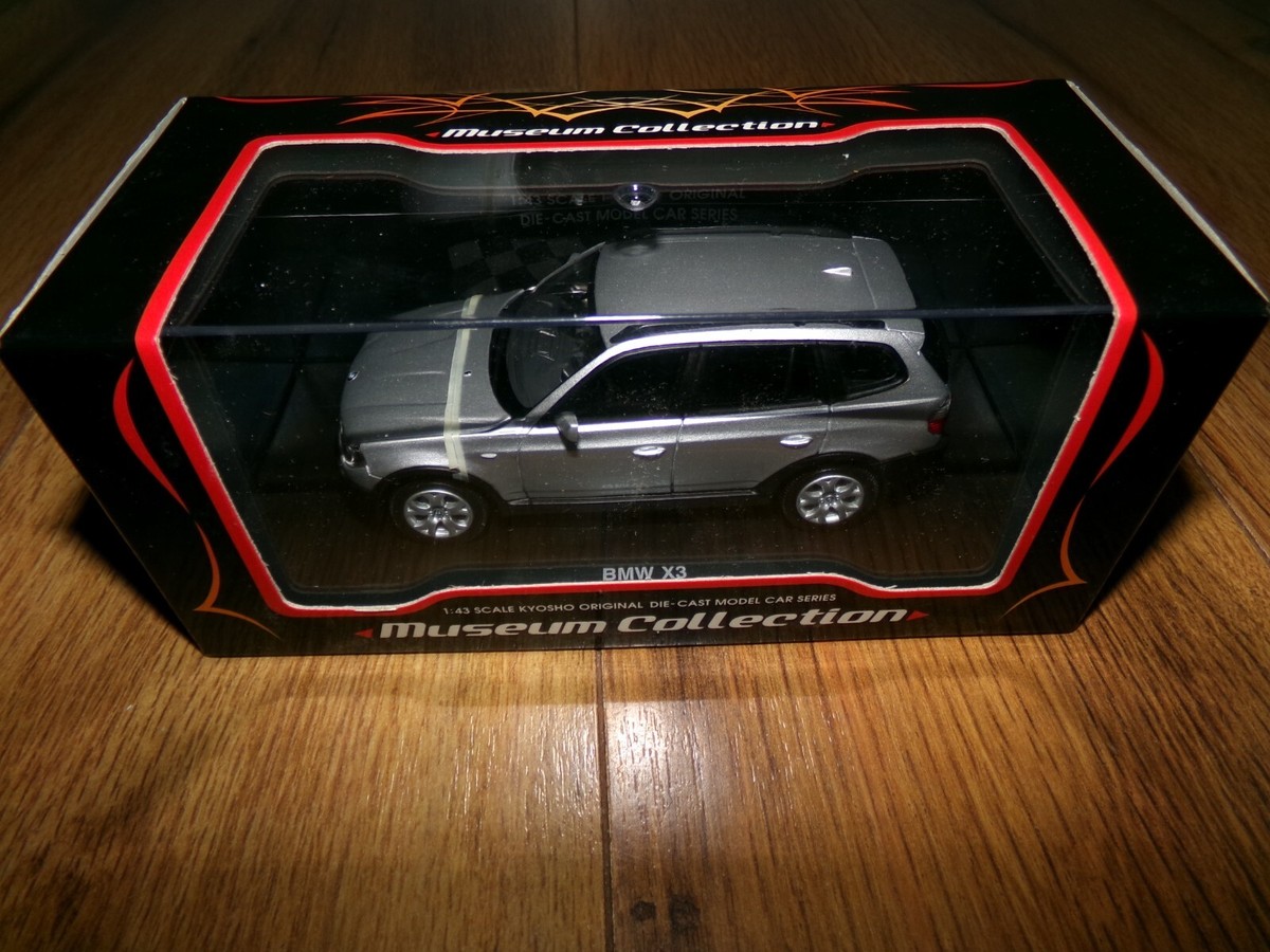 Kyosho Museum Collection BMW X3 3.0i Silver 1:43 03521S