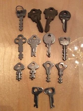 VTG Antique LOT Old KEYS Presto CHENEY National MASTER Sewing Machine TRUNK Lock