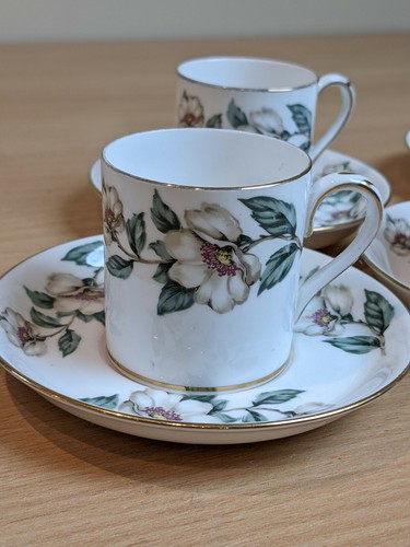 Crown Staffordshire. Christmas Roses F16218 Coffee/Espresso Cups x3, saucers x6 - Picture 4 of 6