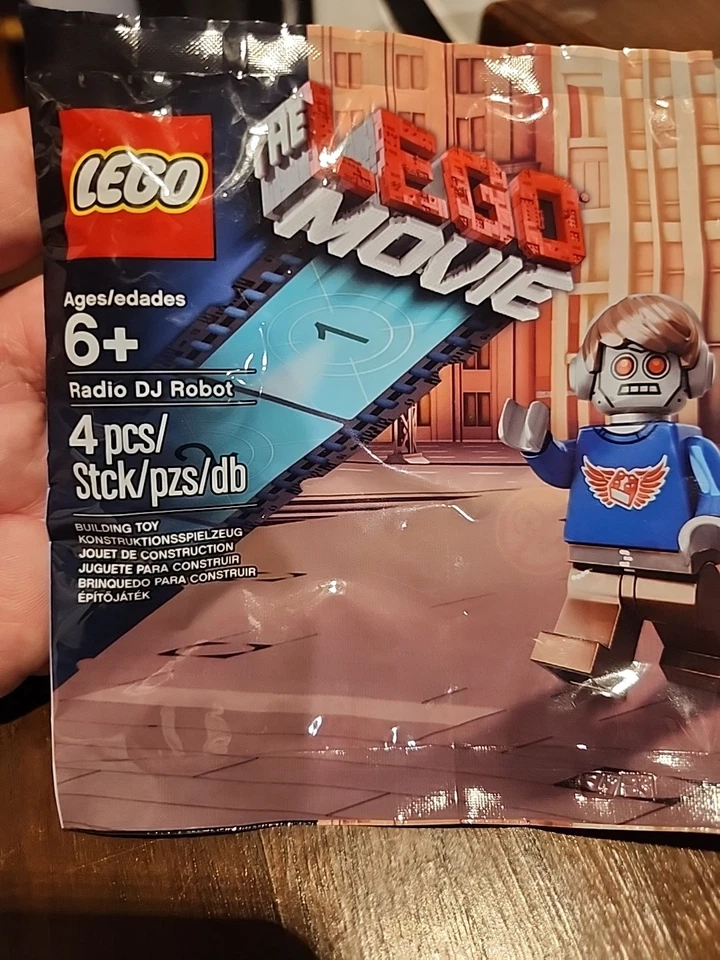 LEGO 5002203 The LEGO Movie Radio DJ Robot Polybag New Sealed - Image 2 of 4
