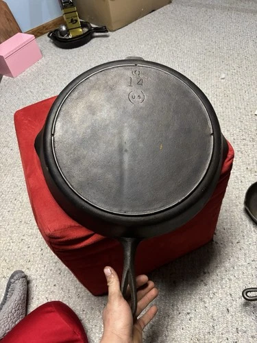 Lodge No 14 SK Cast Iron Skillet, Vintage, 3 Notch with Heat Ring