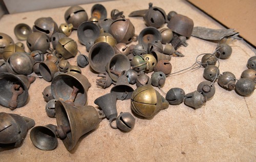 Lote primitivo coleccionable 85 campanas de trineo bronce latón caña y más buggy - Imagen 7 de 11