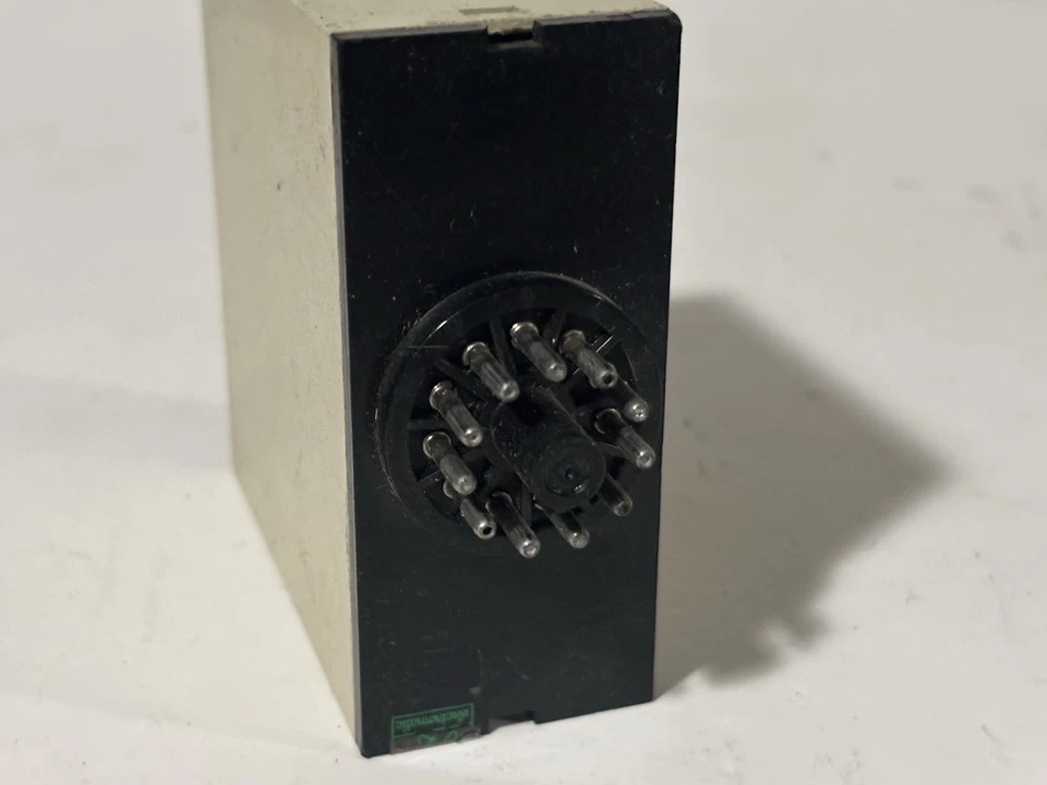 Electromatic S-system SJ 105 220 / Supply 220VAC / DC Current Level Relay Shunt - Image 3 of 4