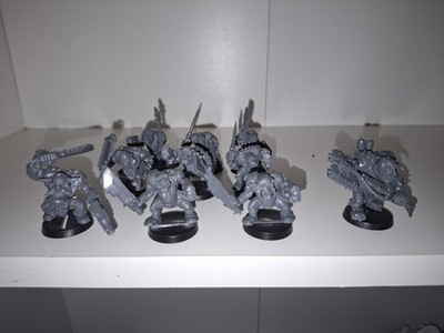 Warhammer 40.000   9 Boyz + Nobz unbemalt Und Gebaut