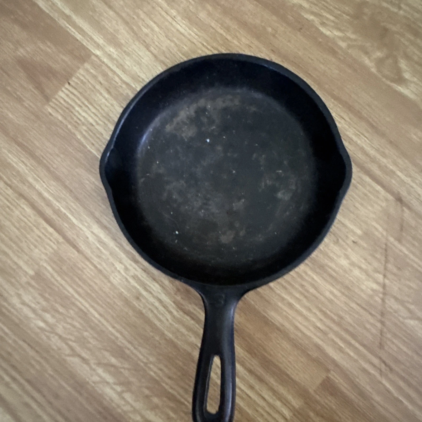 Vollrath No. 3 Cast Iron Skillet with Heat Ring, 6.5" Vintage, Unmarked
Opens in a new window or tab
