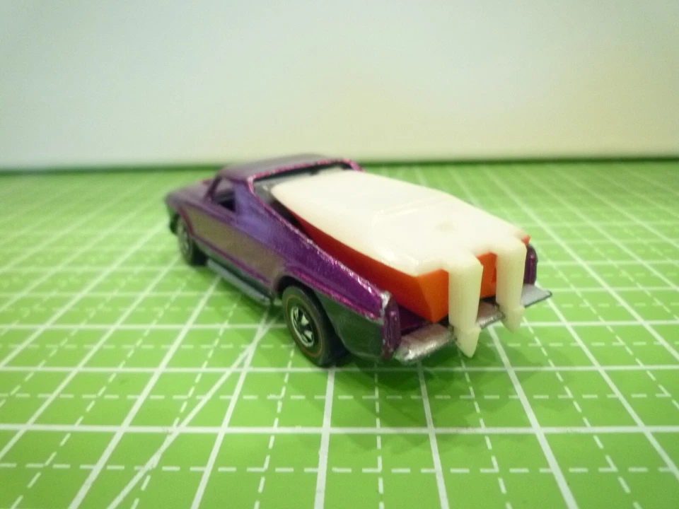 Hot Wheels Redline 1970 Seasider Magenta w/ Boat - Excellent Condition - Image 3 of 4