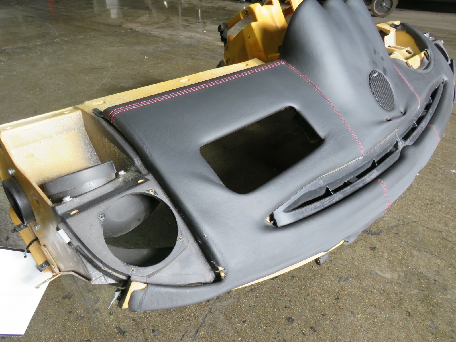 Ferrari 612 Scaglietti, Dash Assembly, Black, Bad Leather, Used, P/N 671561