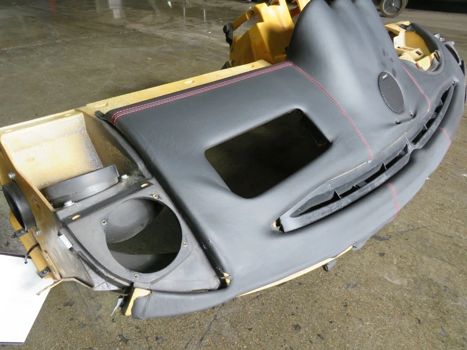 Ferrari 612 Scaglietti, Dash Assembly, Black, Bad Leather, Used, P/N 671561 - Image 2 of 4