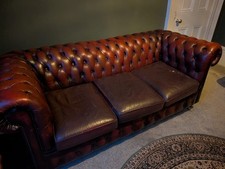 Chesterfield 2-Piece Sofa Set. 3 seater and 2 seater. Also includes footstool.