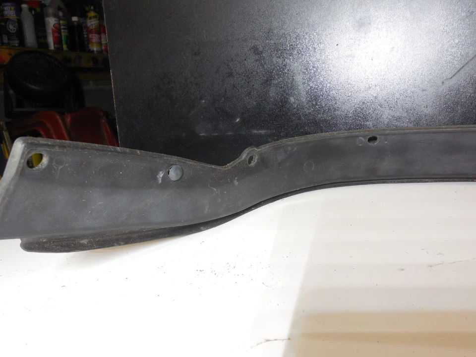 Front Right Door Edge Seal A1647201478 06-11 Mercedes Benz W164 ML350 ML500 ML63 - Image 3 of 4