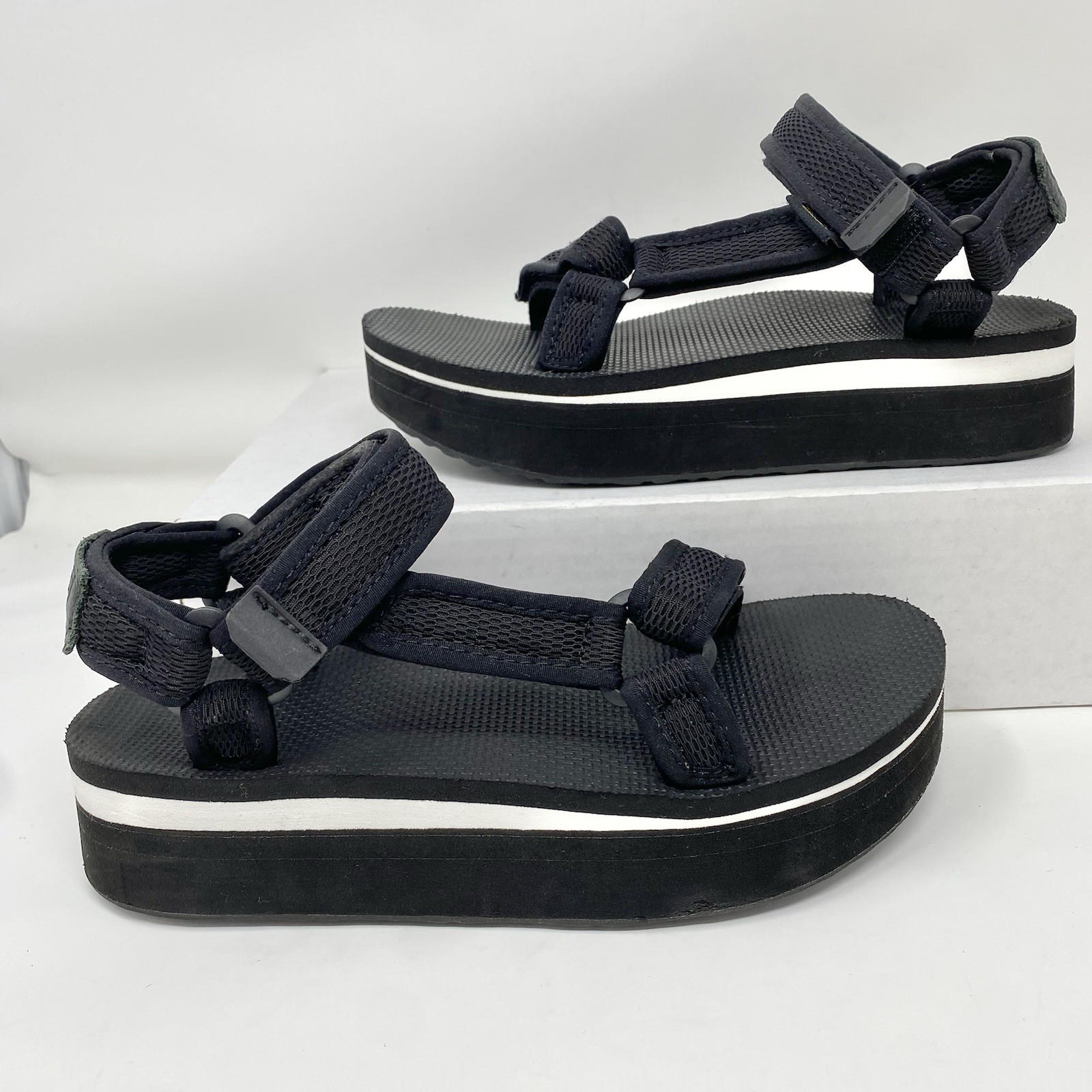 Teva Flatform Universal Mesh Print Black Platform Sandals 1102451 Womens Size 7 image 4
