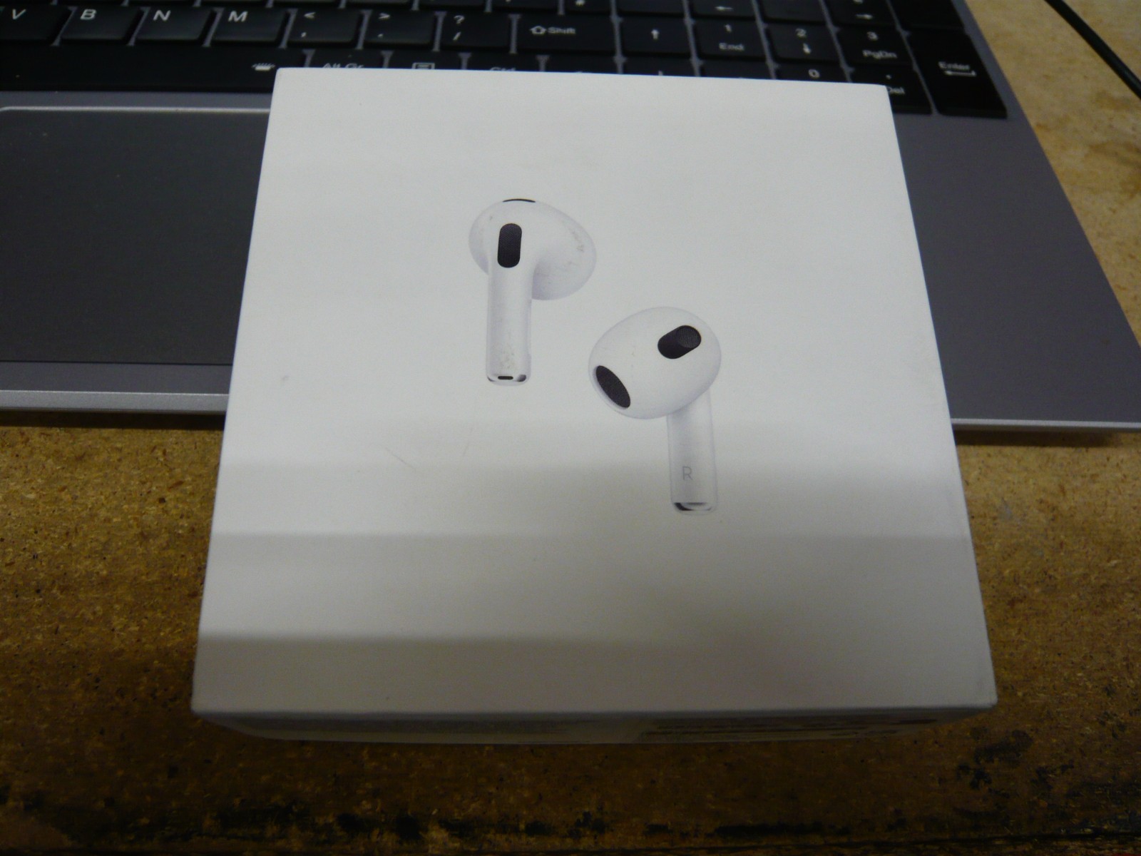 Apple Airpods 3rd Gen Bluetooth Wireless Earphones With Lightning Charging Case