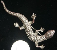 Vtg Two-toned  ** LIZARD  **  pin   3.25"